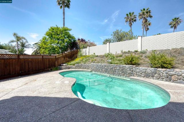 5535 Edgeview Dr, Discovery Bay, CA 94505