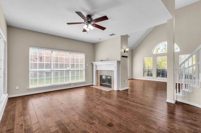 8613 Mill Creek Road, Irving, TX 75063