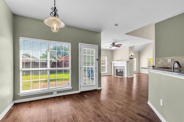 8613 Mill Creek Road, Irving, TX 75063