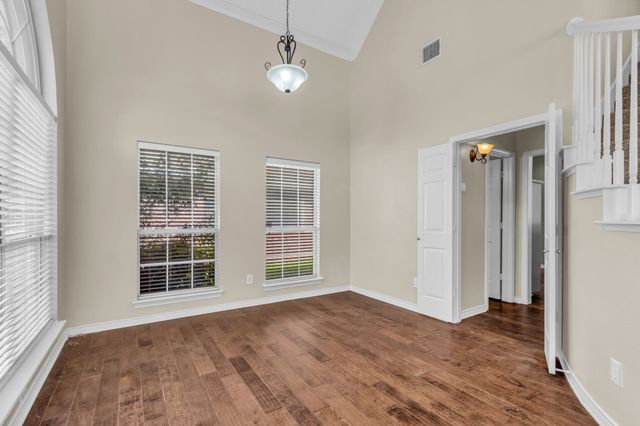 8613 Mill Creek Road, Irving, TX 75063