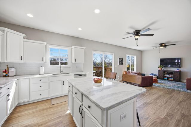 161 Waterside Drive, Georgetown, KY 40324