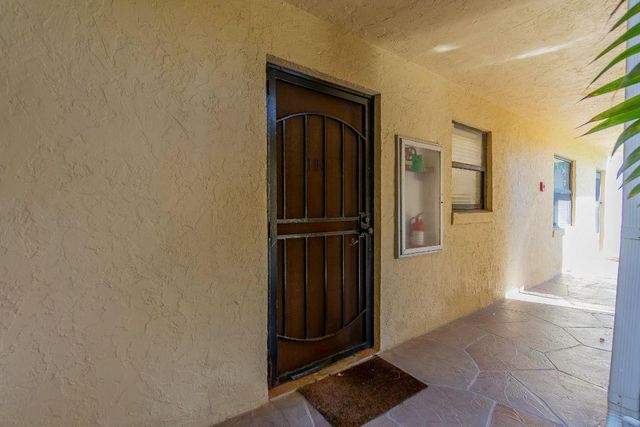 890 N Federal Highway 103, Lantana, FL 33462