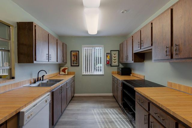 890 N Federal Highway 103, Lantana, FL 33462