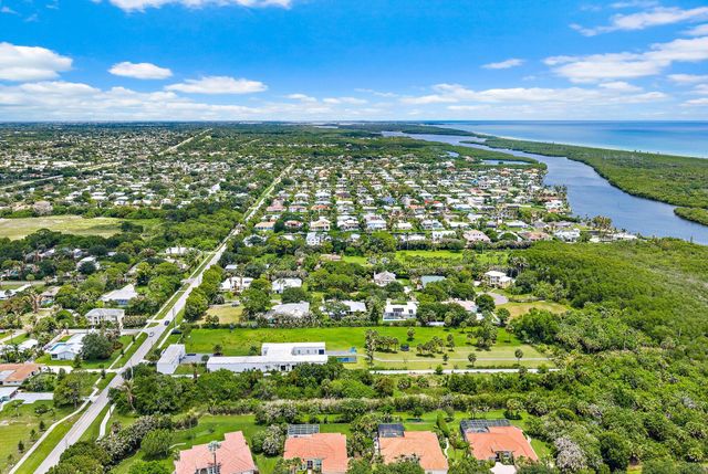 9741 SE Gomez Avenue, Hobe Sound, FL 33455