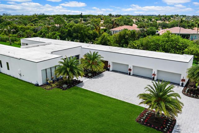 9741 SE Gomez Avenue, Hobe Sound, FL 33455