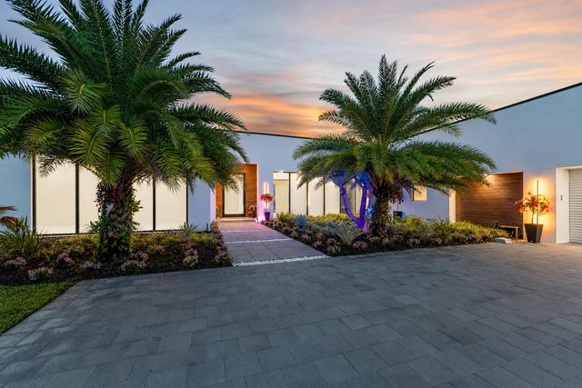 9741 SE Gomez Avenue, Hobe Sound, FL 33455