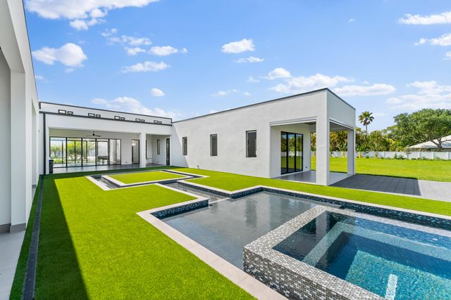 9741 SE Gomez Avenue, Hobe Sound, FL 33455