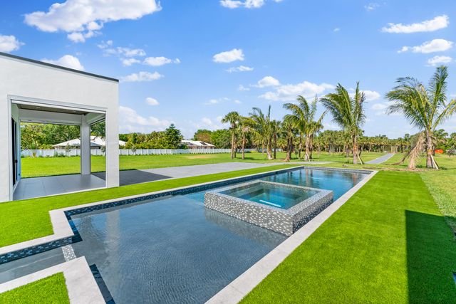 9741 SE Gomez Avenue, Hobe Sound, FL 33455