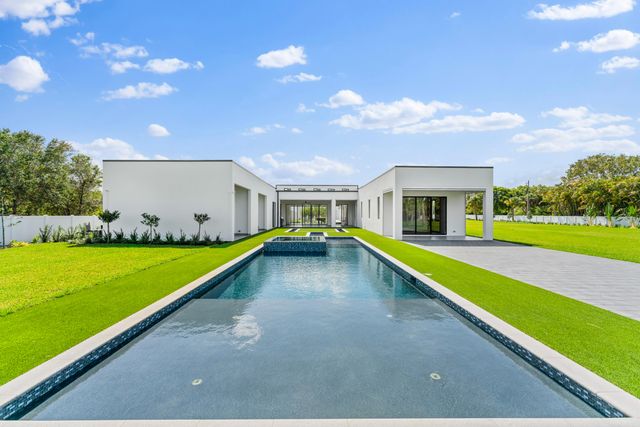 9741 SE Gomez Avenue, Hobe Sound, FL 33455