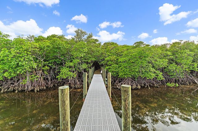 9741 SE Gomez Avenue, Hobe Sound, FL 33455
