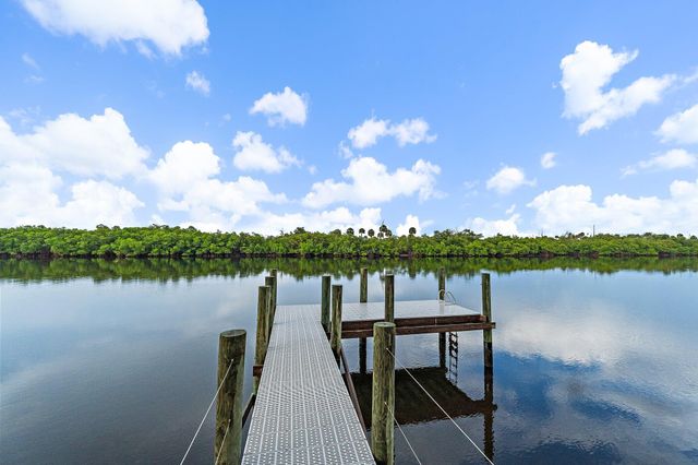 9741 SE Gomez Avenue, Hobe Sound, FL 33455