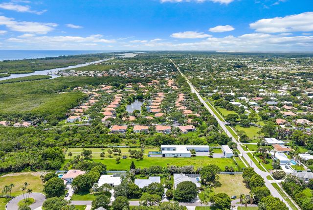 9741 SE Gomez Avenue, Hobe Sound, FL 33455