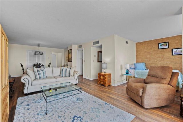 1200 MARINE Way 304, North Palm Beach, FL 33408