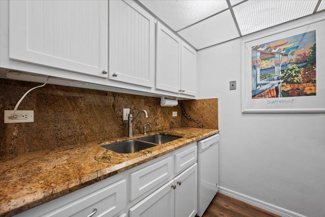 1200 MARINE Way 304, North Palm Beach, FL 33408