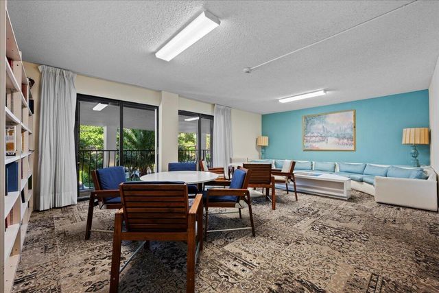 1200 MARINE Way 304, North Palm Beach, FL 33408