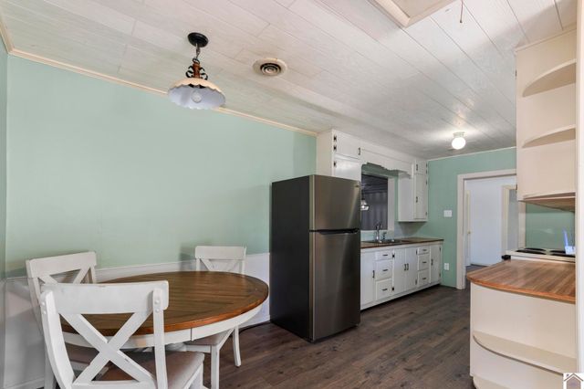 6633 Benton Rd, Paducah, KY 42003