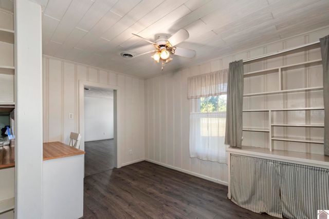 6633 Benton Rd, Paducah, KY 42003