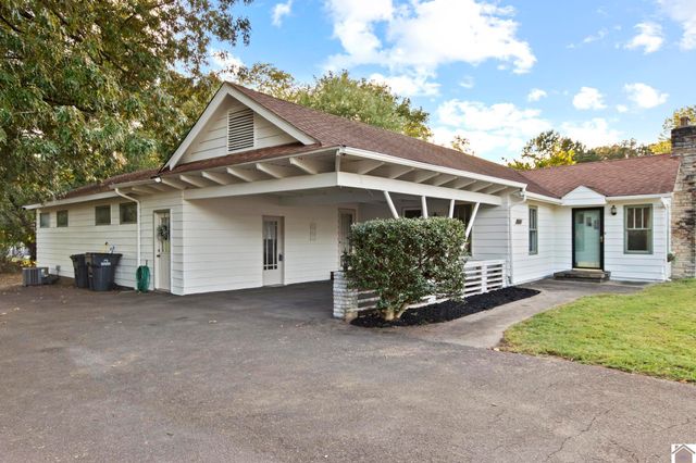 6633 Benton Rd, Paducah, KY 42003