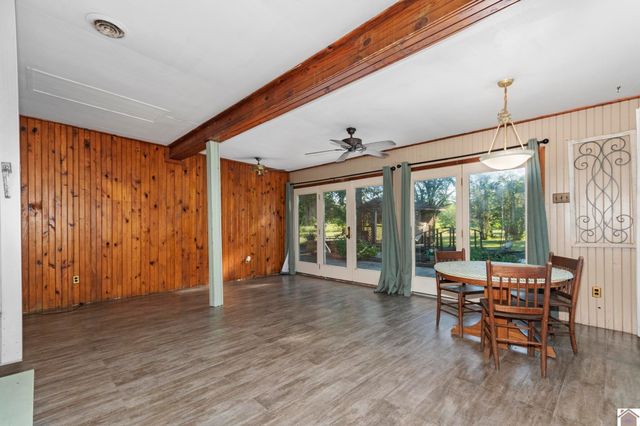 6633 Benton Rd, Paducah, KY 42003