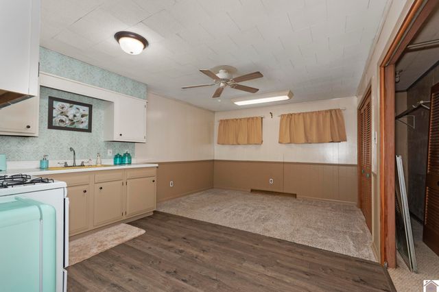 6633 Benton Rd, Paducah, KY 42003