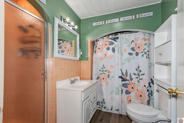 6633 Benton Rd, Paducah, KY 42003