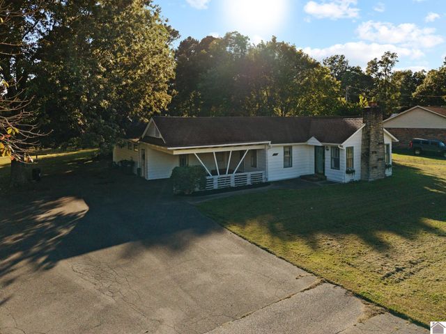 6633 Benton Rd, Paducah, KY 42003