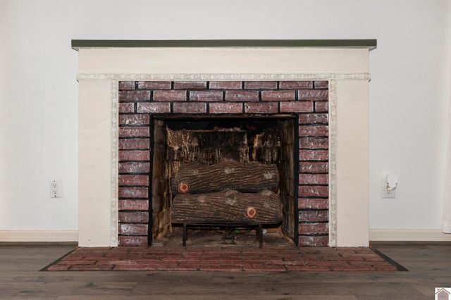 6633 Benton Rd, Paducah, KY 42003