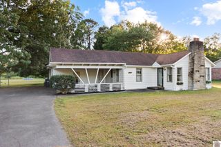 6633 Benton Rd, Paducah, KY 42003