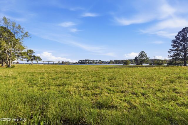 8044 Treasure Drive, Oriental, NC 28571