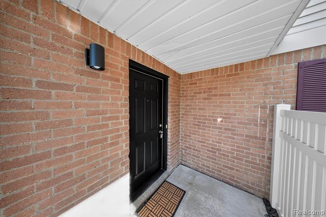 61165 Greenwood Drive, South Lyon, MI 48178