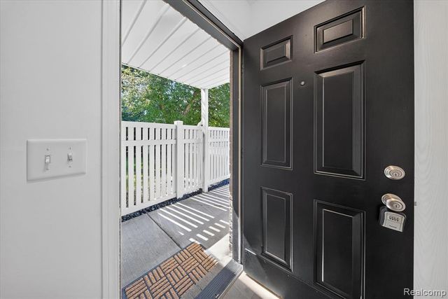61165 Greenwood Drive, South Lyon, MI 48178