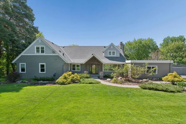 784 Hilltop Court, Mendota Heights, MN 55118