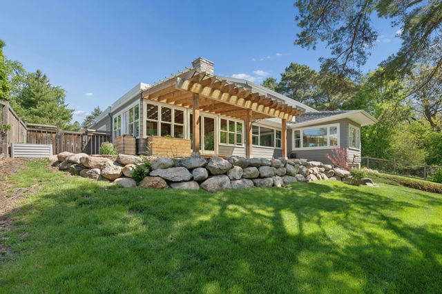 784 Hilltop Court, Mendota Heights, MN 55118