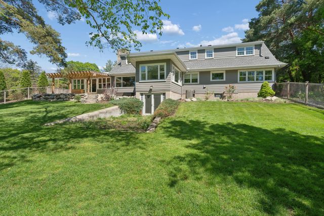 784 Hilltop Court, Mendota Heights, MN 55118