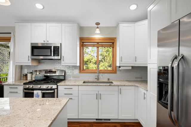 4414 Urbandale Court N, Plymouth, MN 55446