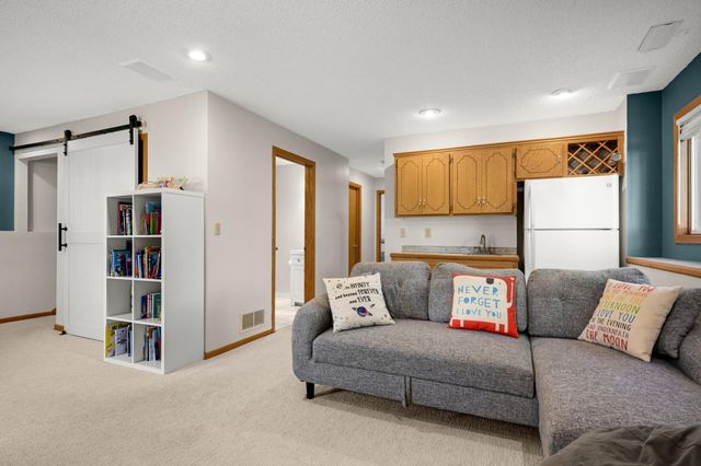 4414 Urbandale Court N, Plymouth, MN 55446