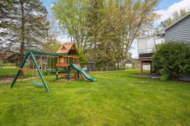 4414 Urbandale Court N, Plymouth, MN 55446