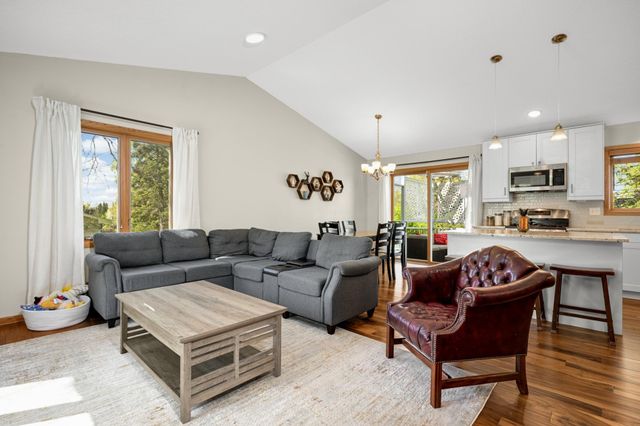 4414 Urbandale Court N, Plymouth, MN 55446