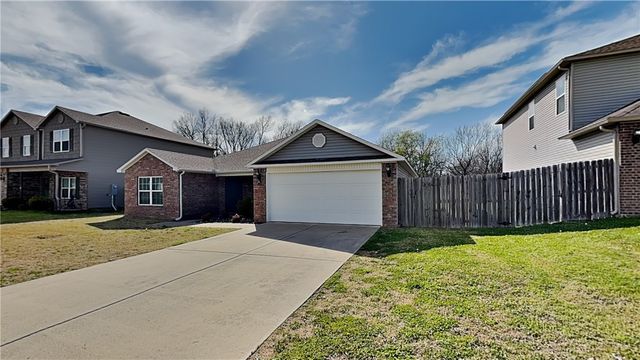 802 SW Green World Street, Bentonville, AR 72712