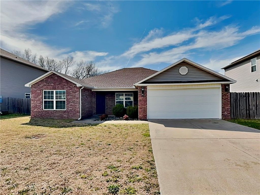 802 SW Green World Street, Bentonville, AR 72712