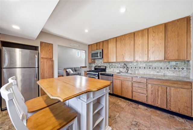 316 Philadelphia Avenue, Massapequa Park, NY 11762