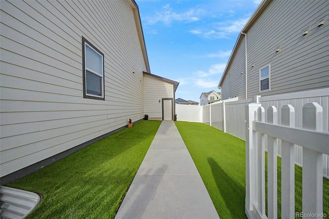 2598 Doe Ridge Way, Johnstown, CO 80534
