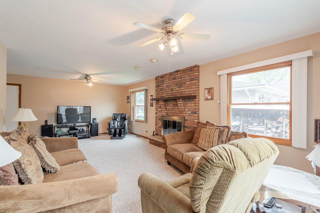 1839 Bluebird Lane, Munster, IN 46321