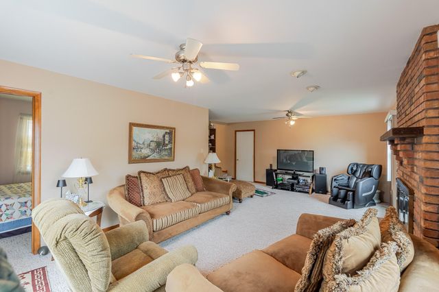 1839 Bluebird Lane, Munster, IN 46321