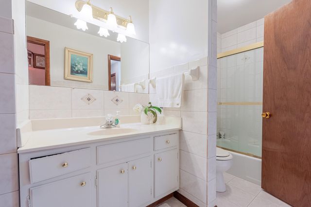 1839 Bluebird Lane, Munster, IN 46321