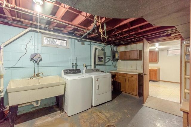 1839 Bluebird Lane, Munster, IN 46321
