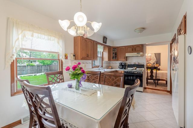 1839 Bluebird Lane, Munster, IN 46321