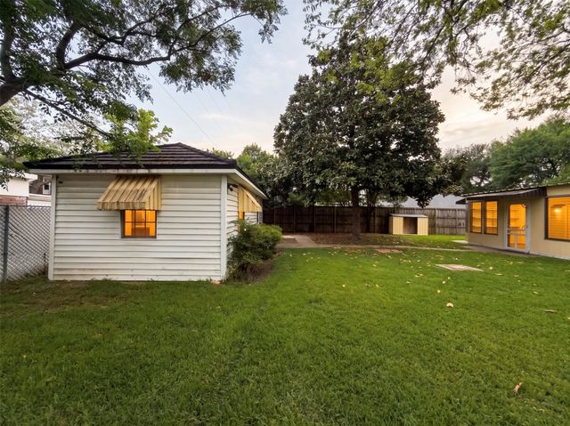 8832 Antrim Drive, Dallas, TX 75218