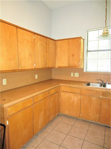 1106 Peak Street, Denton, TX 76201