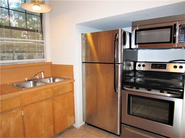 1106 Peak Street, Denton, TX 76201